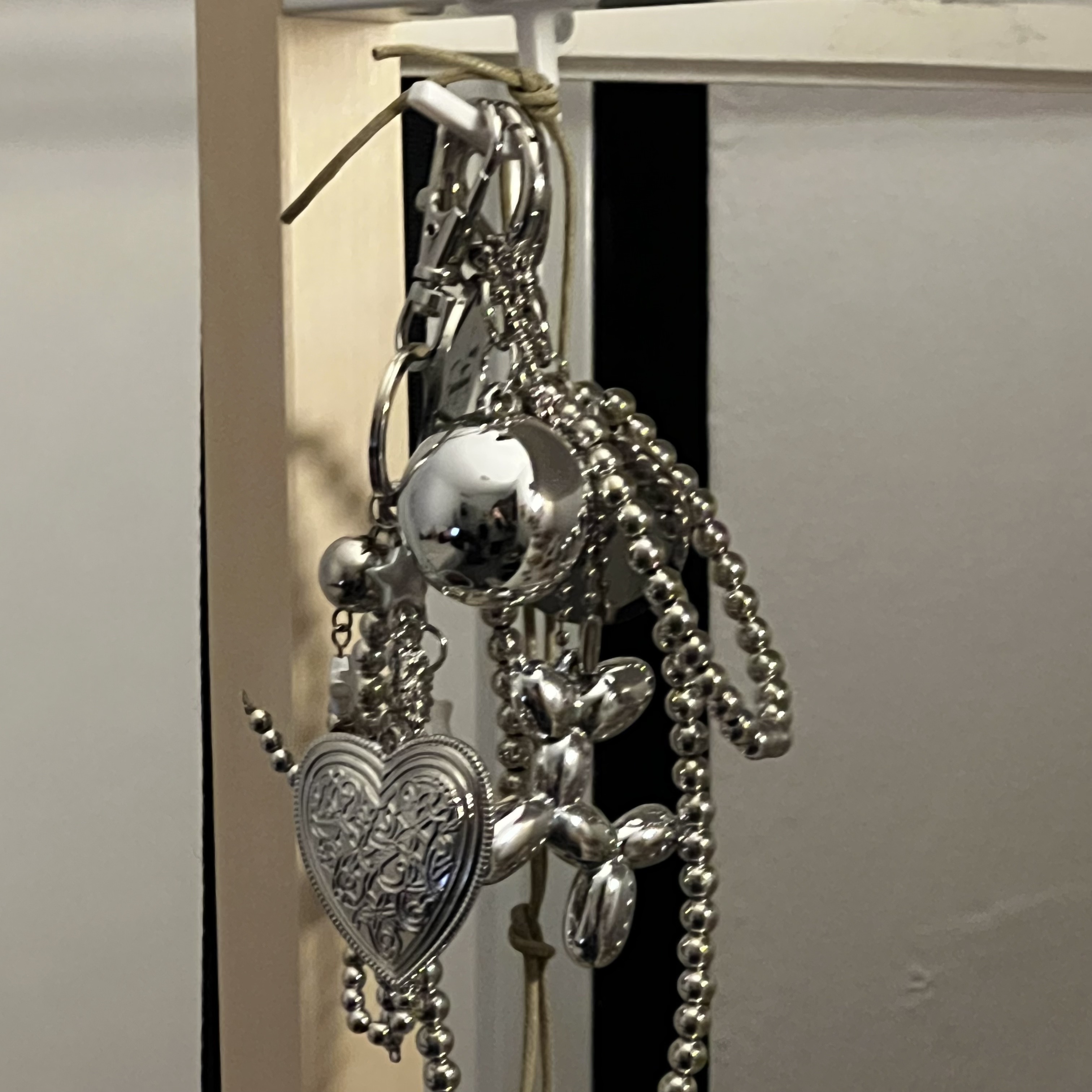 Sound of a keychain being shaken